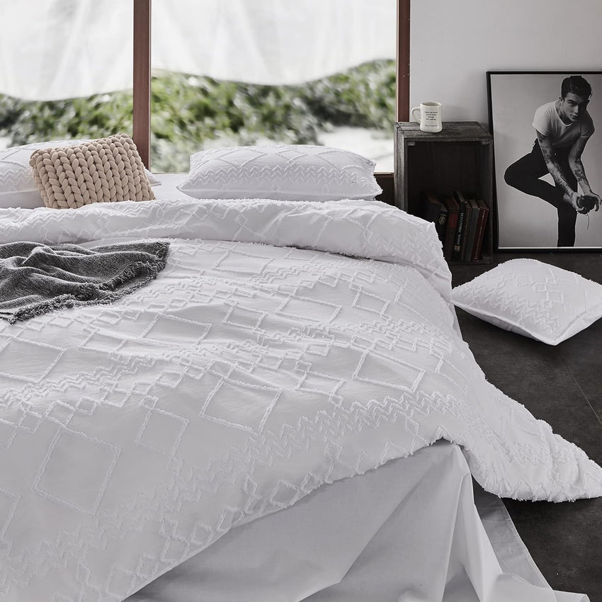 100% Premium Tufted Microfibre Quilt Cover Set - Ultra-Soft, Durable Embroidery Bedding Comforter Set - Machine Washable & Zipper Closure - White - Queen