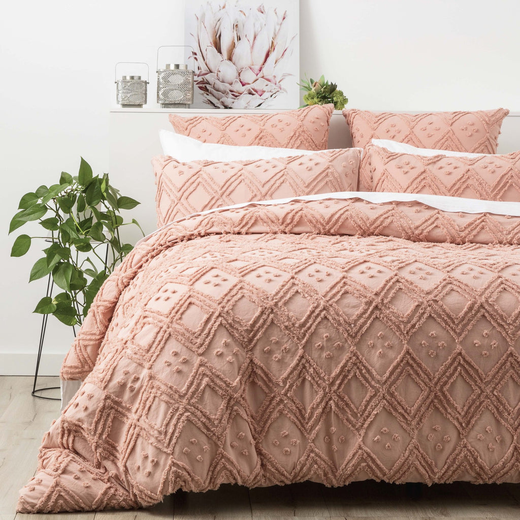Medallion Cotton Vintage Washed Tufted Blush Quilt Cover Set by Park Avenue Queen