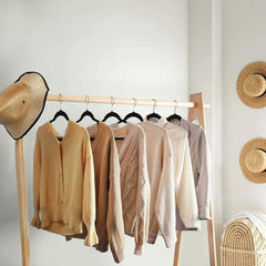 GOMINIMO 30 Pack of Non-Slip Velvet Suit Hangers with Tie Organisers (Black)