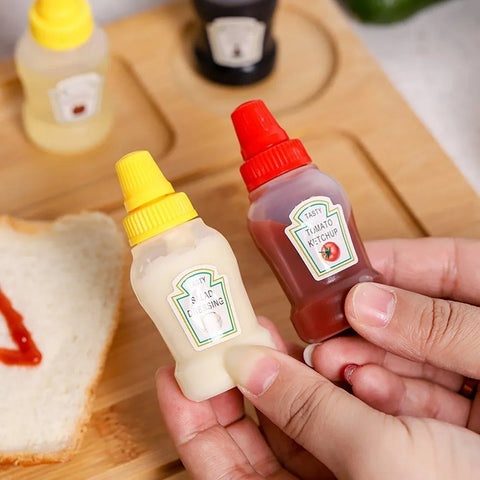 4pcs Mini Portable Sauce Box Condiment Dispensers for Picnic and Outdoor Use - Tomato sauce