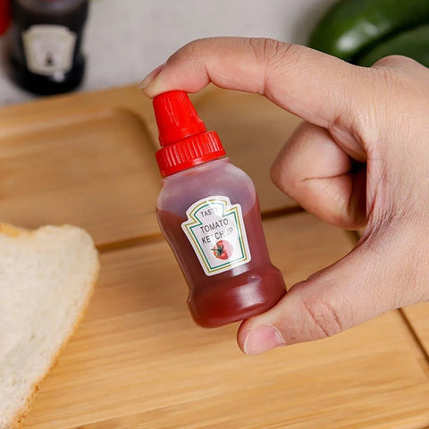 4pcs Mini Portable Sauce Box Condiment Dispensers for Picnic and Outdoor Use - Tomato sauce