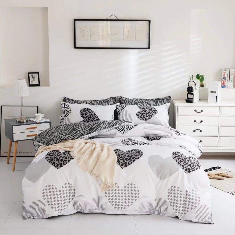 Dreamfields - Twin Hearts Quilt Cover Set - (3pcs, Super King Size)