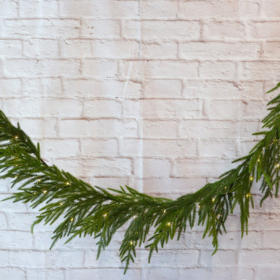 PINE GARLAND USB POWERED 183CM